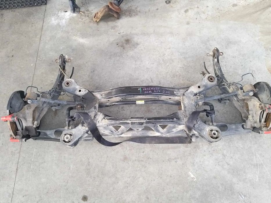 Punte spate 2.0 d 4x4 fiat freemont 68065424aa