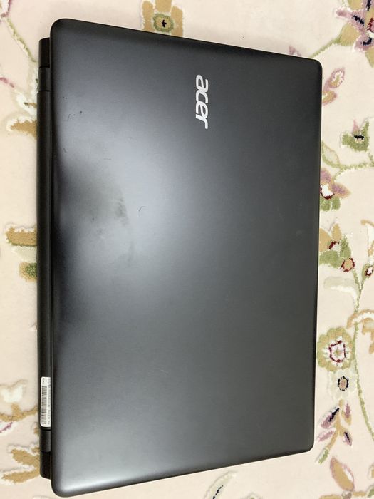 Ноутбук Acer E1-572G