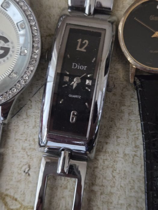 Лот стилни дамски часовници