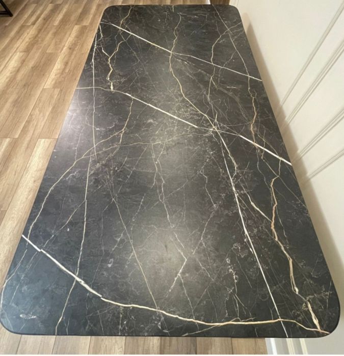 Продам  обеденный стол