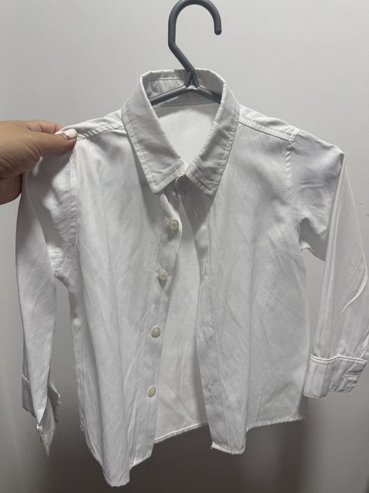 Рубашки белые……….