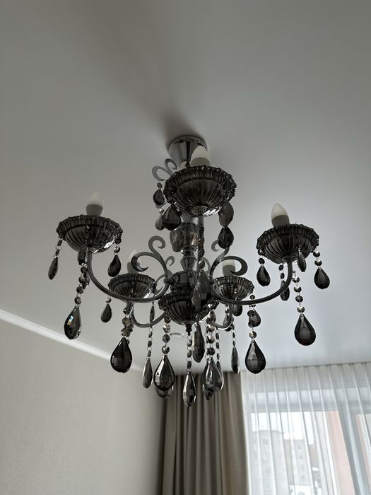 Люстра для зала и спальни