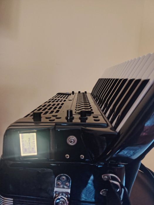 Vand Roland FR7 impecabil