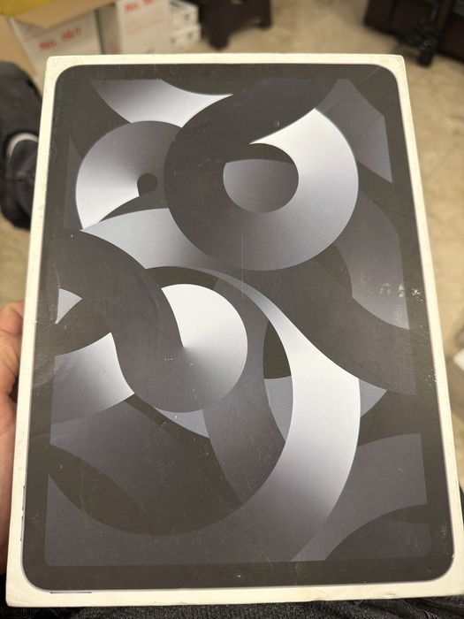 Apple ipad air 5th gen 256gb wifi la cutie ios 26