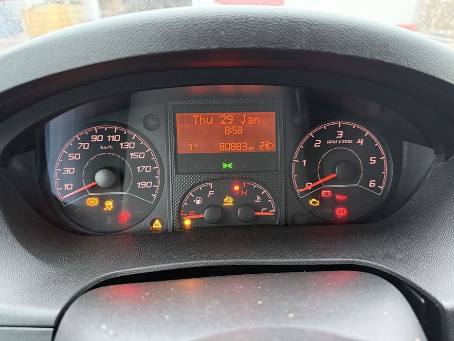 Opel Movano (nu peugeot boxer, fiat ducato)