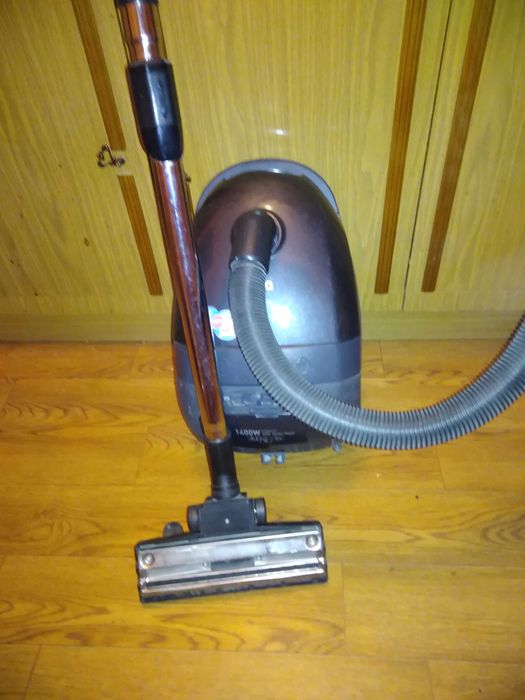 Продам пылесос LG