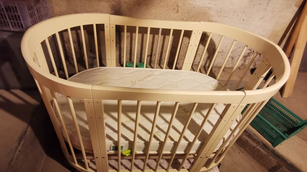 Овальный манеж для ребёнка