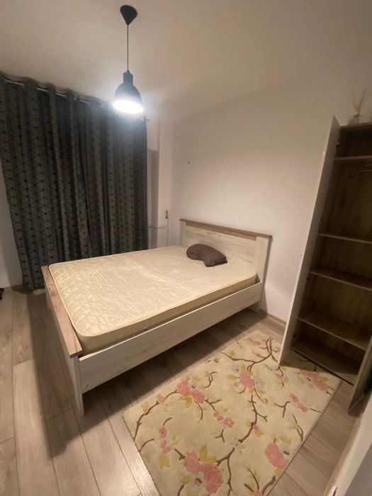 Vând apartament 3 camere- Str. Babadag