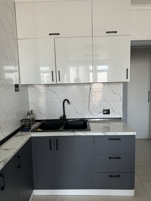 кухонная гарнитура срочно продам