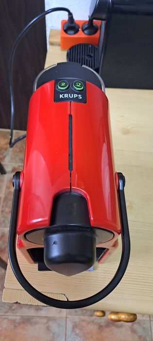 Vand aparat de cafea cu capsule nespresso defect