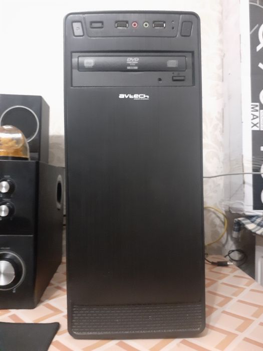 Nastolniy computer Samsung manitor Avtech protsessor