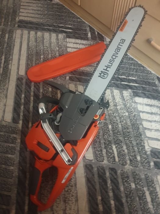 Husqvarna 555 profesionala