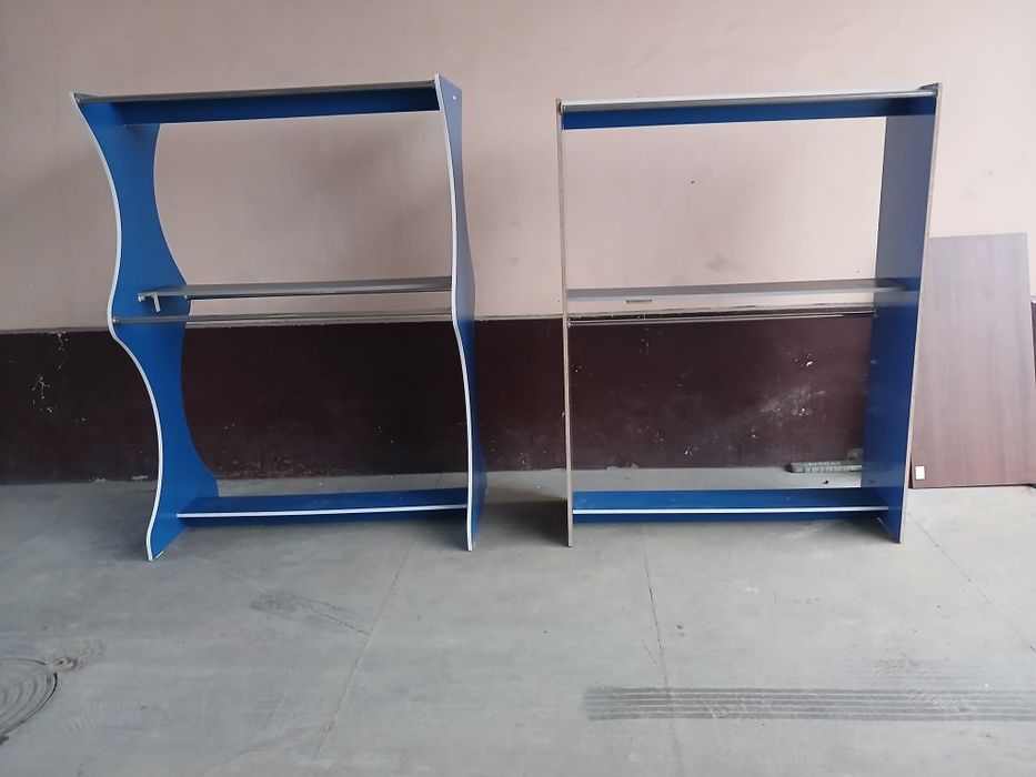 Mebelniy veshilkalar sotiladi