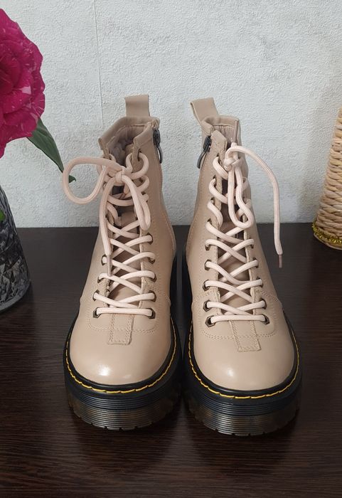 Продам ботинки зимние