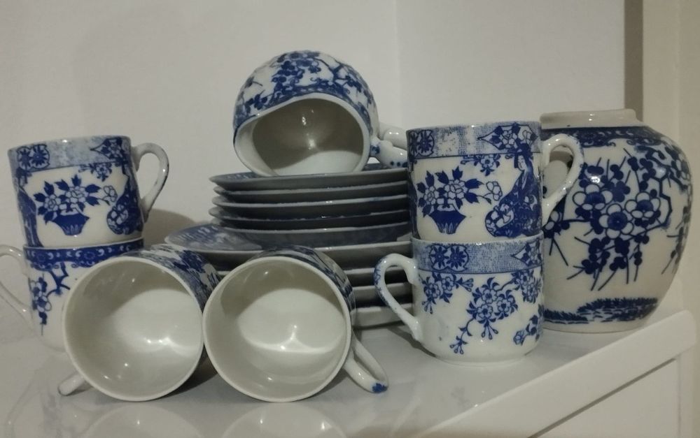 Japonia - porțelan cu floare de cireș