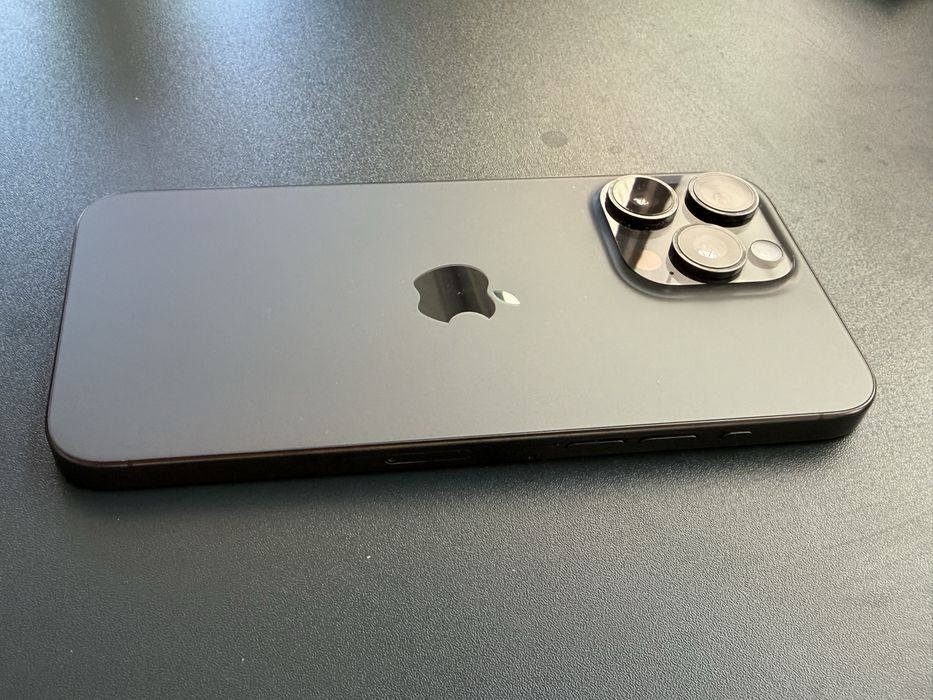 iPhone 15 Pro Max 256GB – Перфектен, като нов Пълен комплект