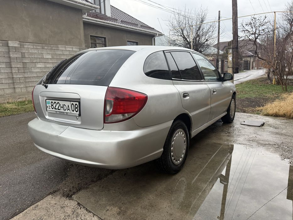 Kia Rio 2004  (универсал)