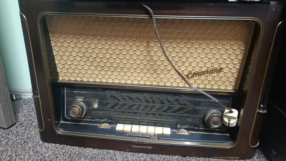 Vand radio pe lampi Telefunken