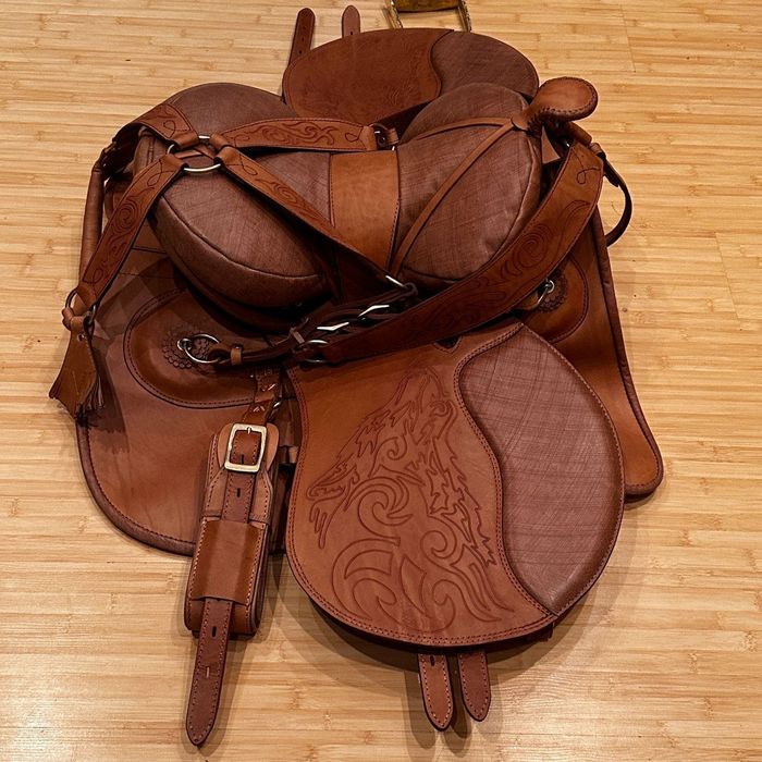 Шикарное седло ручной работы