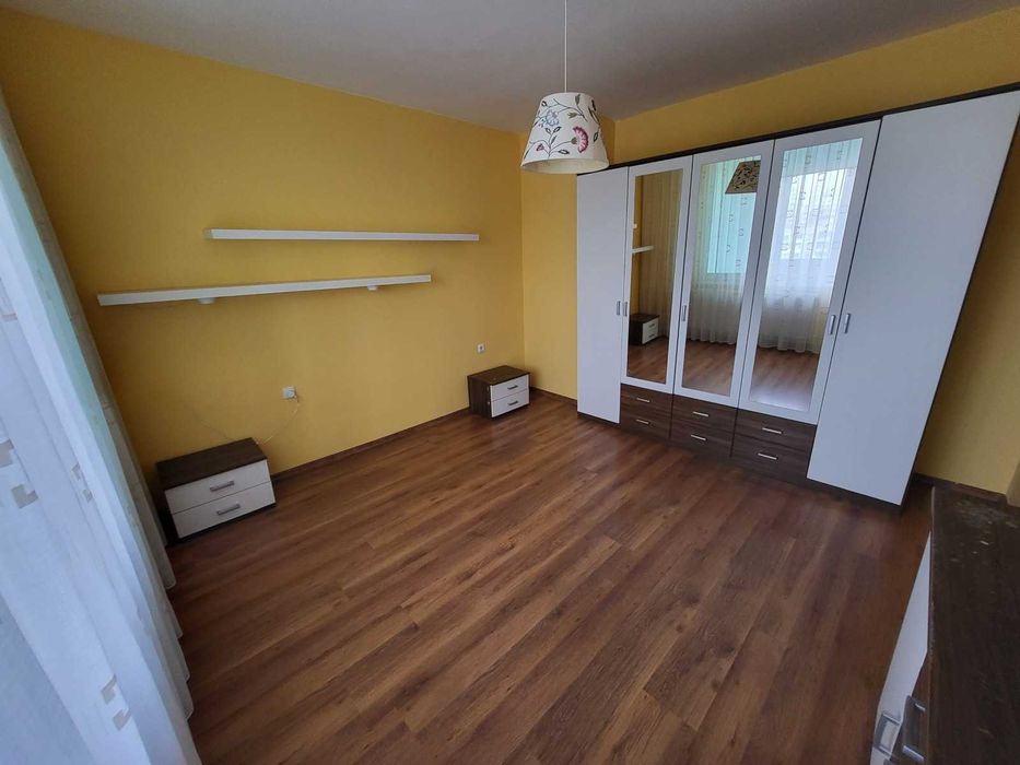 3-стаен апартамент под наем в кв. Красна поляна