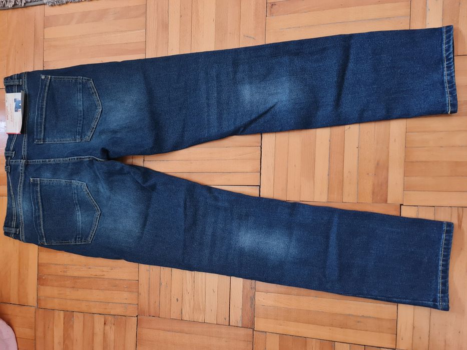 Blugi albastri noi marimea L/50