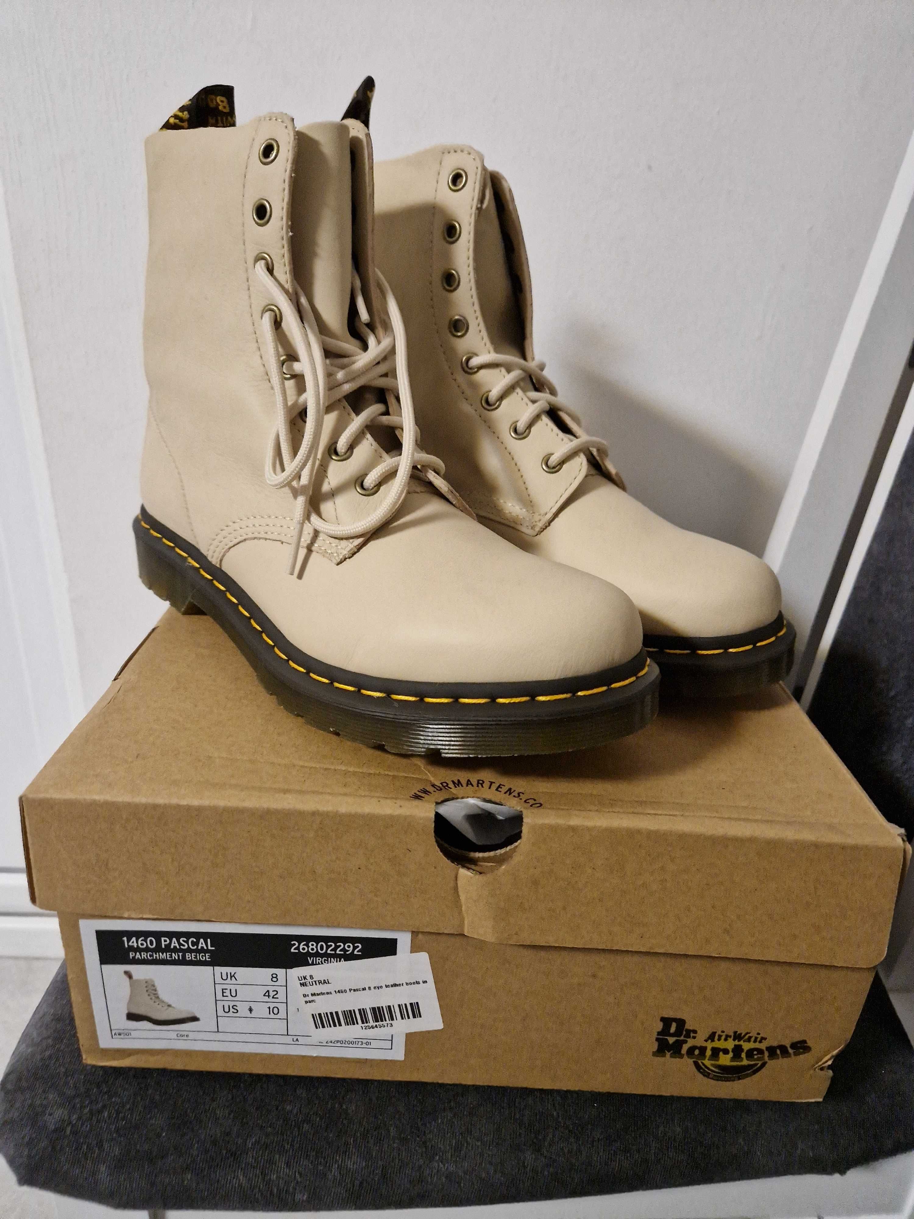 Ghete Dr Martens Pascal Femei Iasi OLX.ro