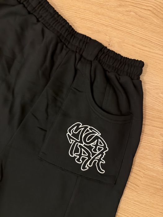 Pantaloni scurti mertra
