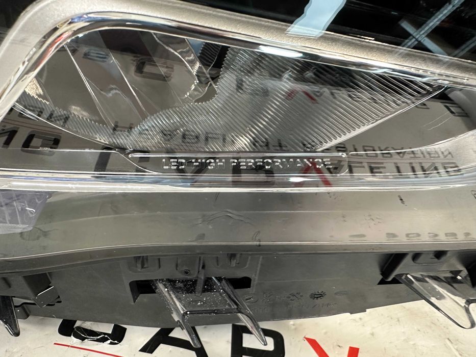 Фарове фар десен Mercedes GLA 247 class farove far Мерцедес ГЛА 247