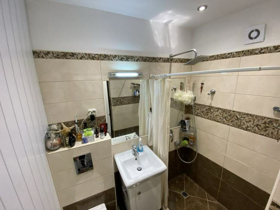 Продава се Двустаен апартамент в Варна, Колхозен пазар - 100 кв.м за 995 €/кв.м - Снимка #3