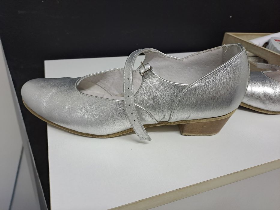 Продаются туфли для танцев