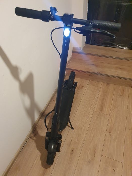 Vând sau schimb trotineta