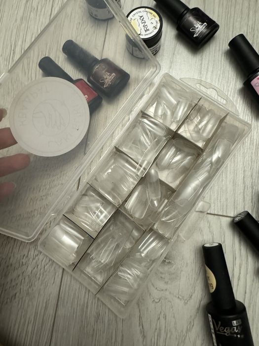 Продам материалы для маникюра