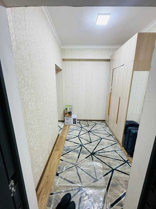 3 хоналик квартира 2 кават кирпичный дом, 7 микр, 43-мактаб