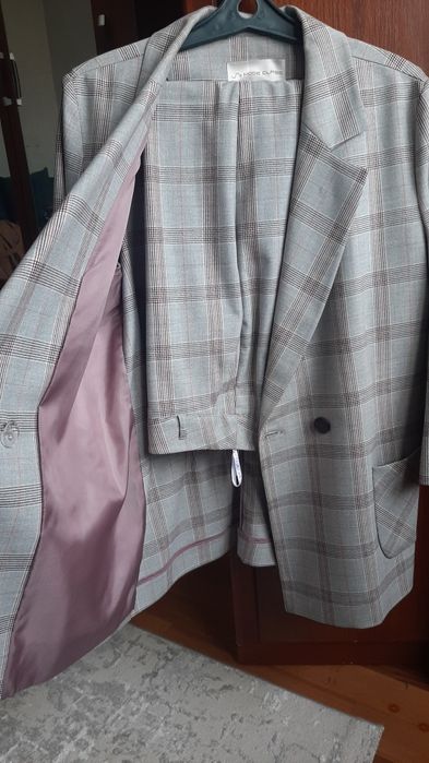 Продам Костюм двойку