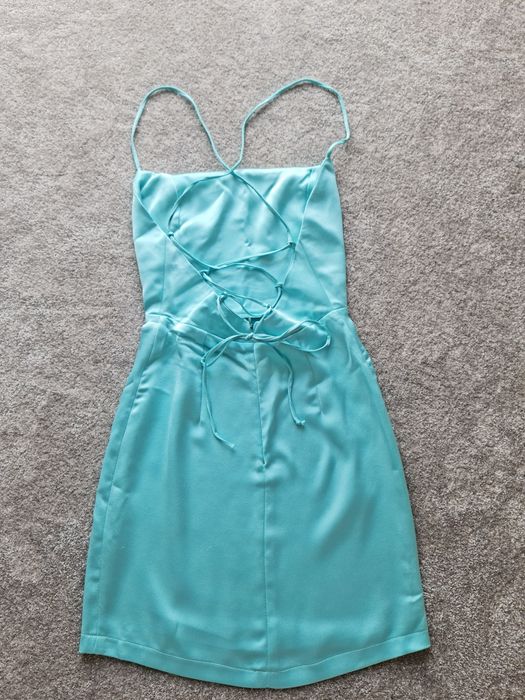 Сатенена рокля с гол гръб - цвят мента