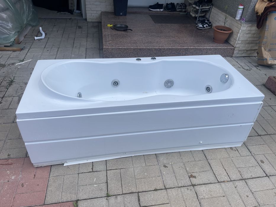 Cada de baie jacuzzi cu hidromotor stare noua