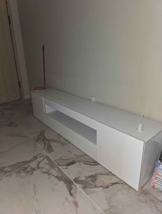 Чисто нов ТВ шкаф