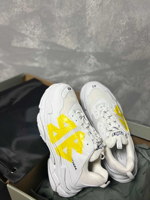 Adidasi Balenciaga Triple S Calitate Premium