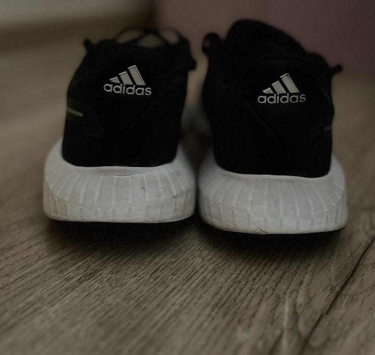 Adidasi Adidas negri