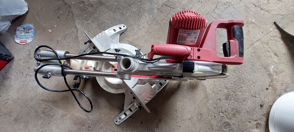 Настолен циркуляр Raider Pro RDP-MS11