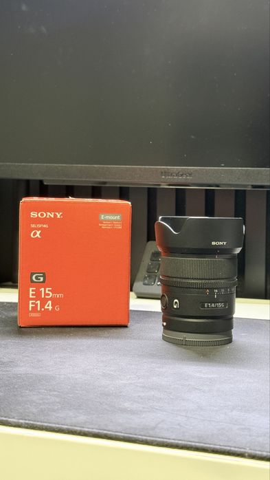 Obiectiv Sony E mount 15mm F1.4