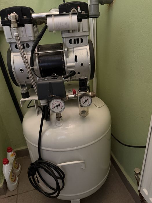 Compresor medical / stomatologic Werther C196/50 – 50L – Oil Free – Fabricat 2018