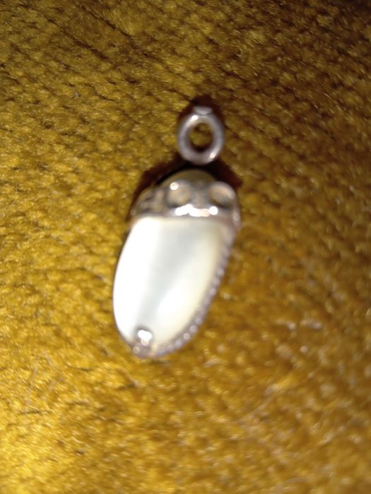 Сребърна висулка с лунен камък. Цена- 14 лв