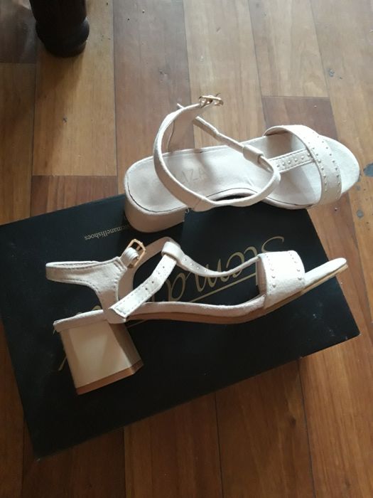 Продавам нови елегантни сандали