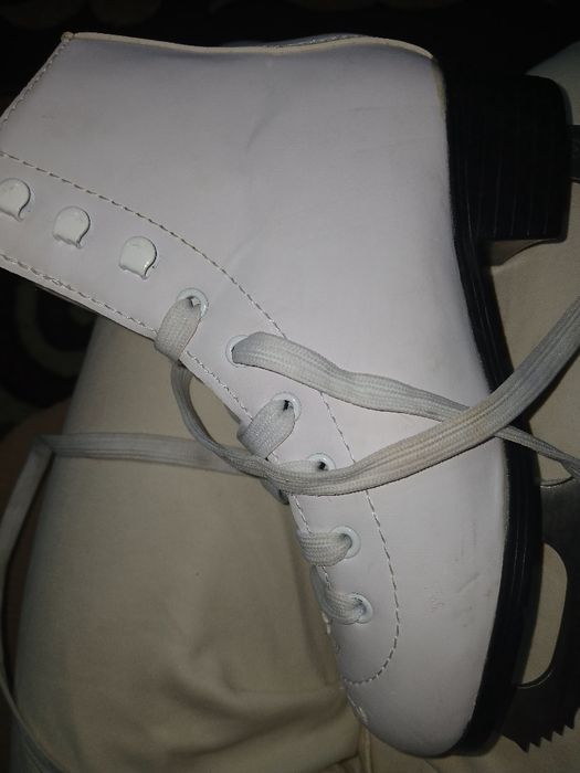 Продам коньки размер 32 и 33