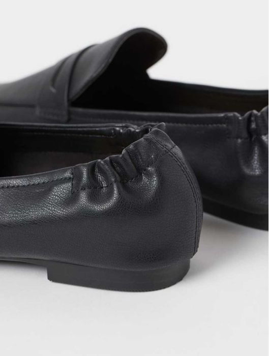 Затворени обувки Н&М