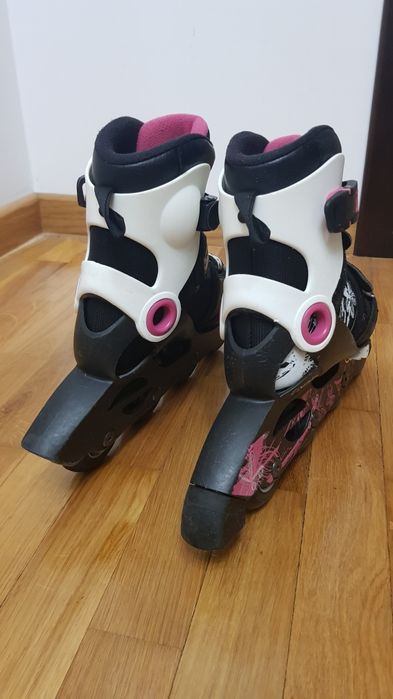 Role OXELO, fete, marime reglabilă 30-32.
Stare foarte bună, fară nici