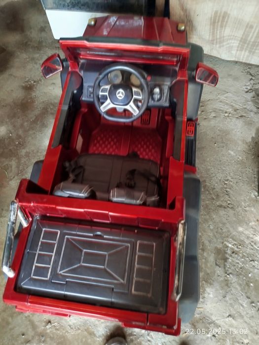 Продам детскую машину.