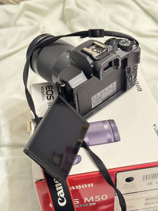 Продам Canon EOS M50 Kit (18-150mm)