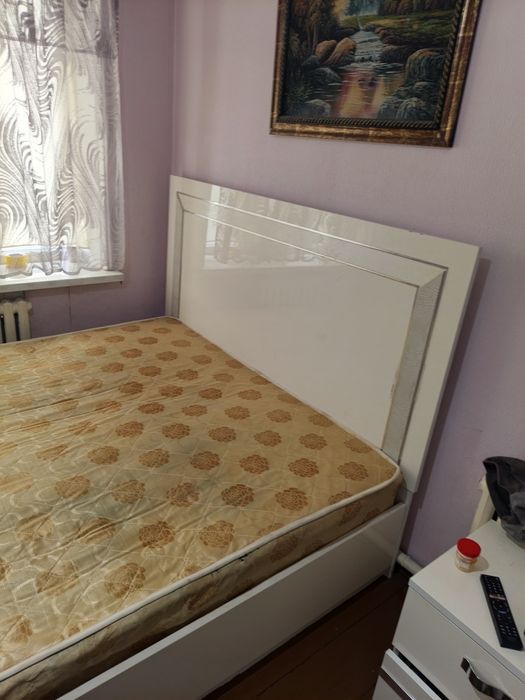 Продается кровать двухспальная